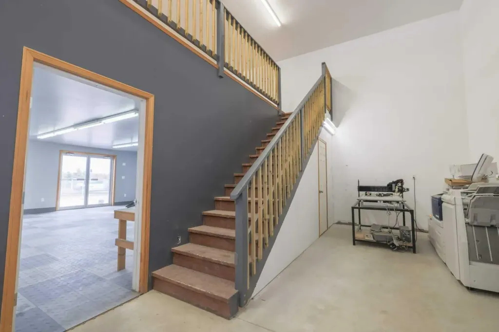 5222 44 Street Rocky Mountain House AB T4T 1V4