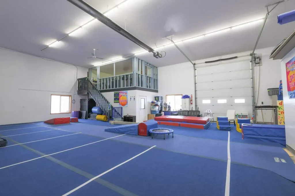 5222 44 Street Rocky Mountain House AB T4T 1V4
