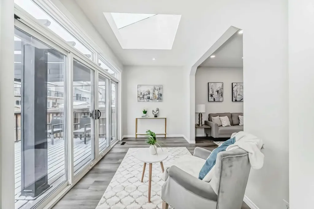 21 Panamount Row NW Calgary AB T3K 0C6