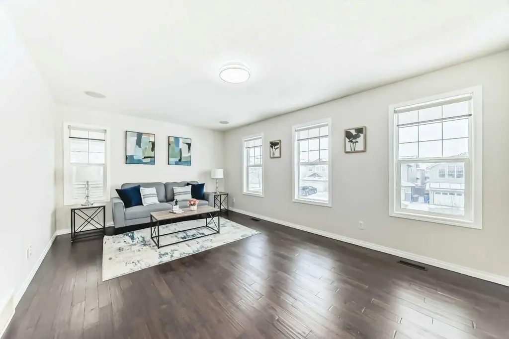 21 Panamount Row NW Calgary AB T3K 0C6
