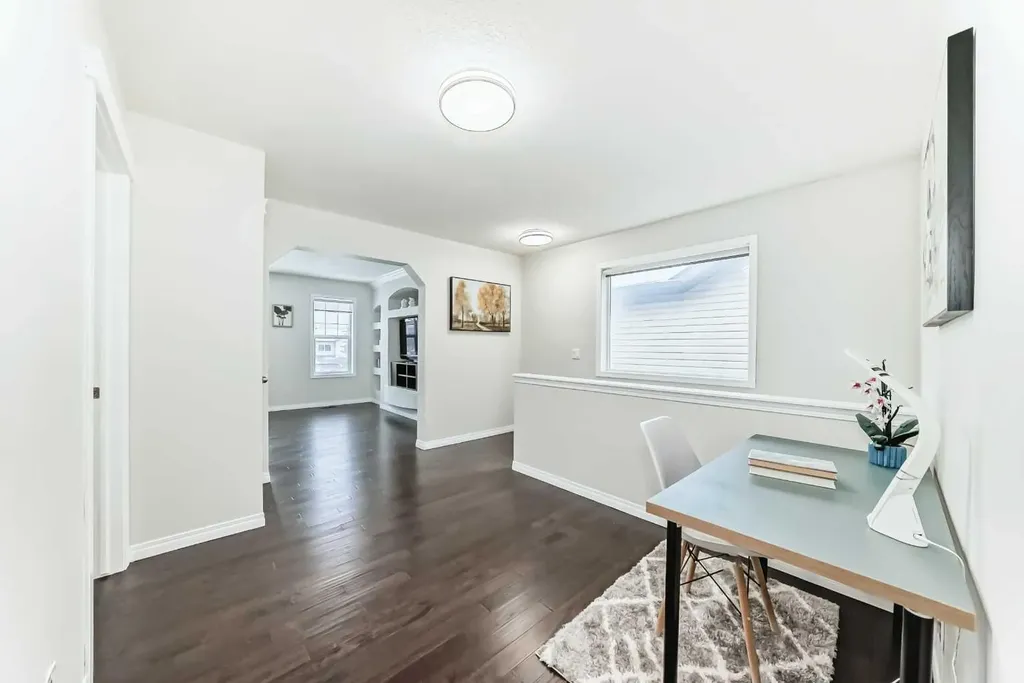 21 Panamount Row NW Calgary AB T3K 0C6