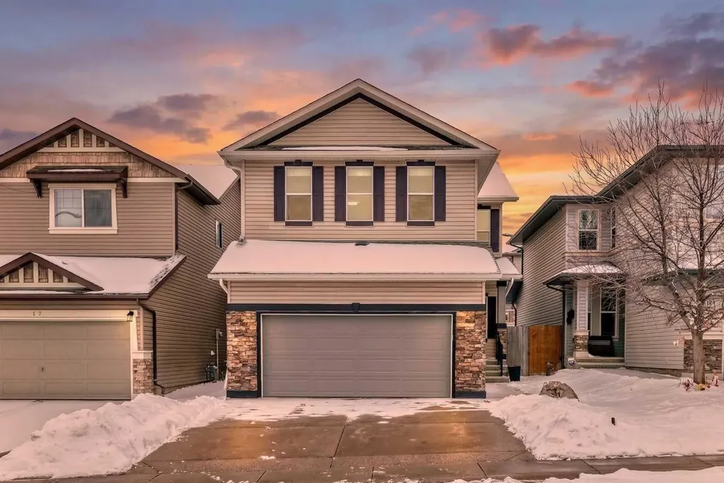 21 Panamount Row NW Calgary AB T3K 0C6