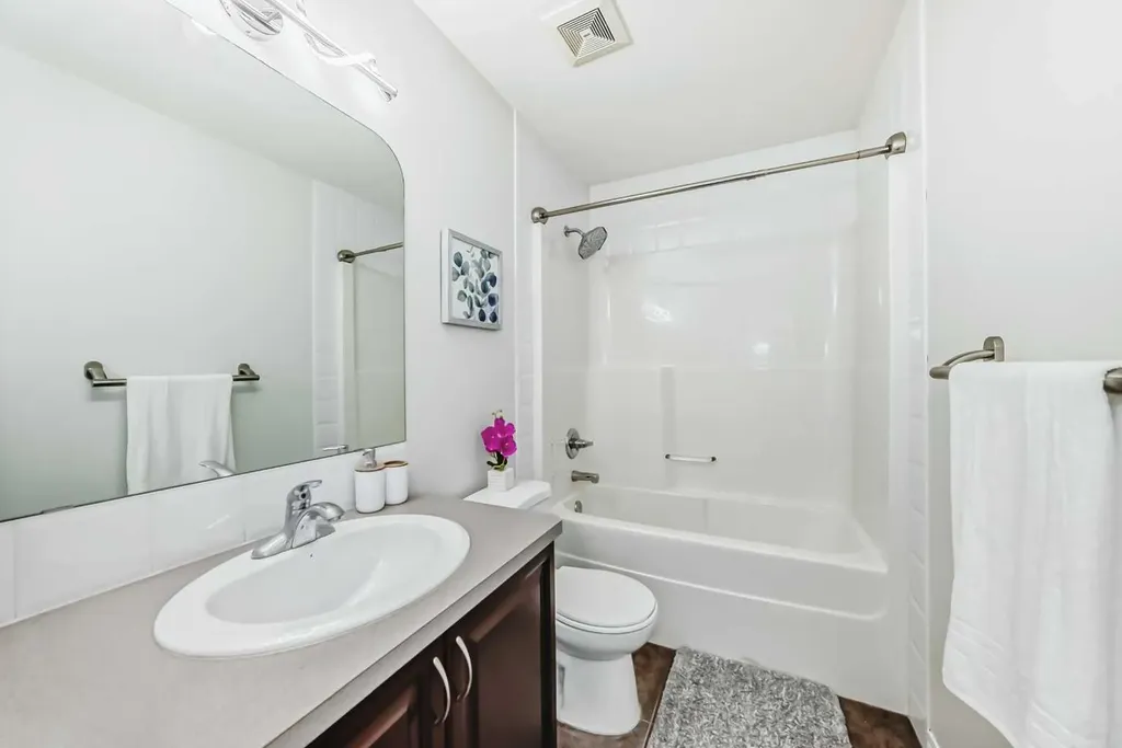 21 Panamount Row NW Calgary AB T3K 0C6