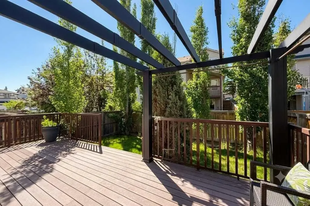 21 Panamount Row NW Calgary AB T3K 0C6