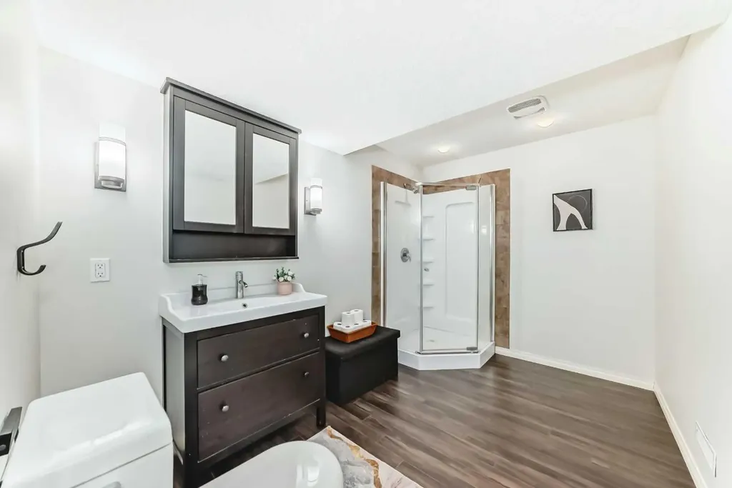 21 Panamount Row NW Calgary AB T3K 0C6