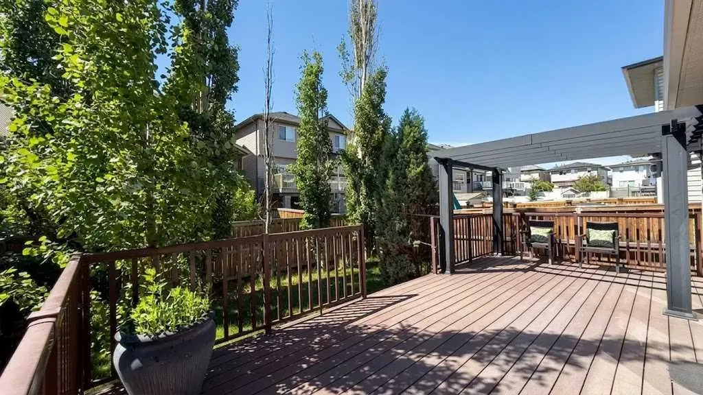 21 Panamount Row NW Calgary AB T3K 0C6