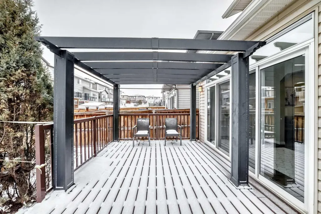 21 Panamount Row NW Calgary AB T3K 0C6