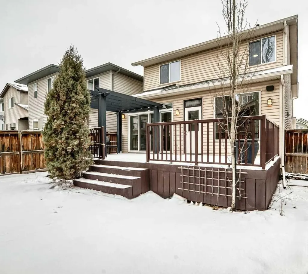 21 Panamount Row NW Calgary AB T3K 0C6