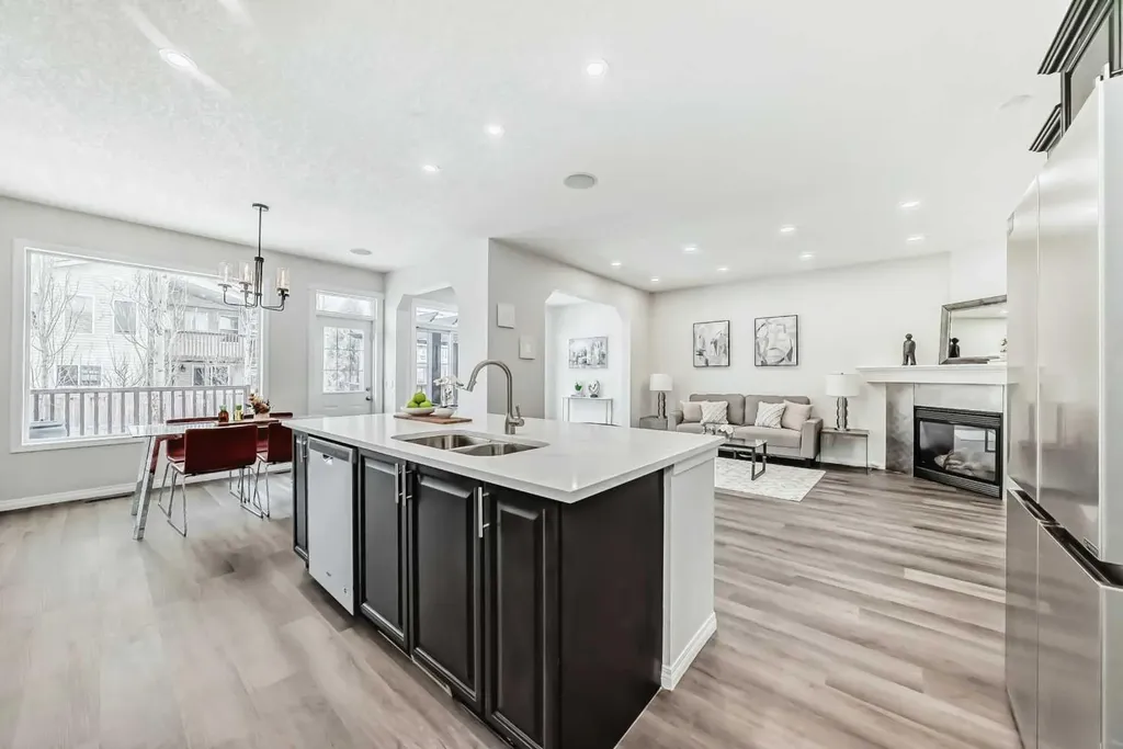 21 Panamount Row NW Calgary AB T3K 0C6