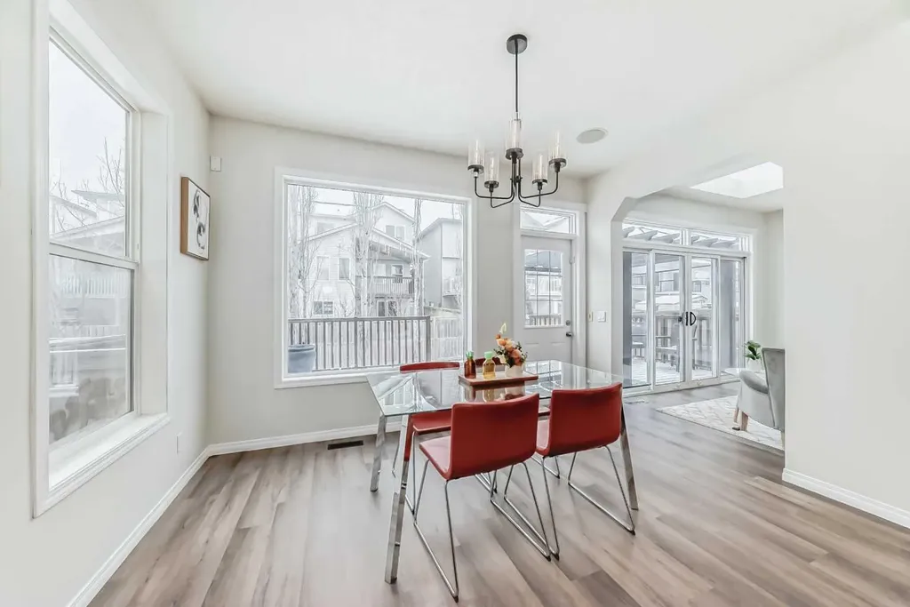 21 Panamount Row NW Calgary AB T3K 0C6