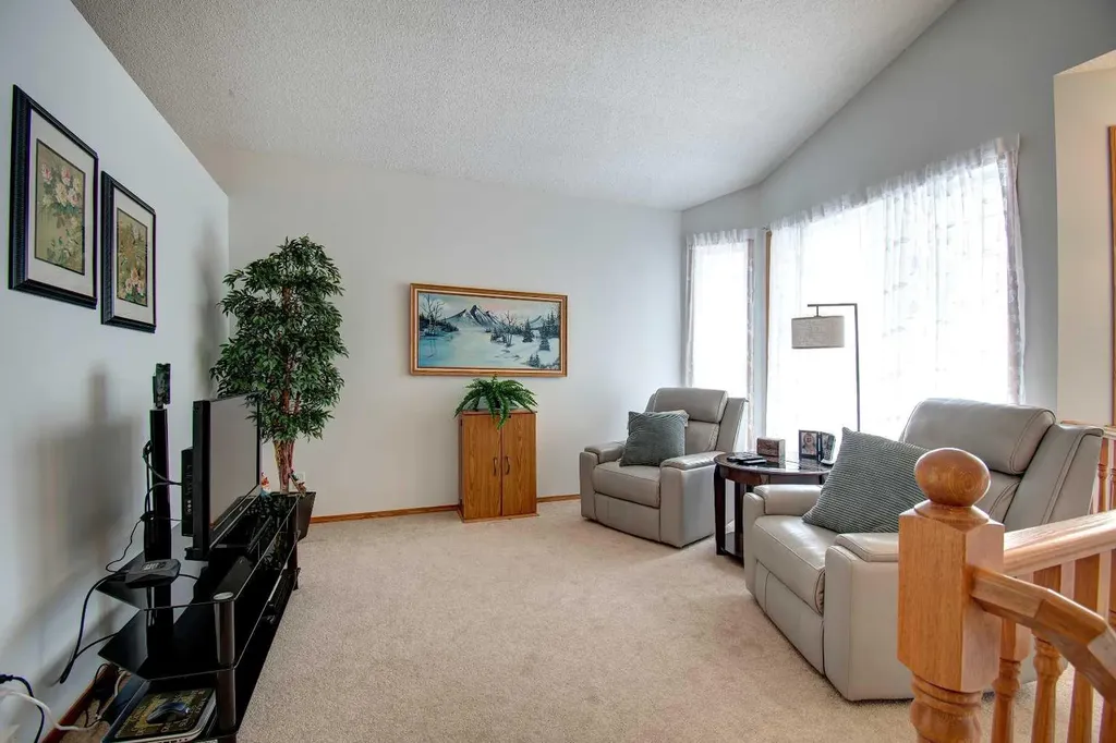 49 Thornfield Close SE Airdrie AB T4A 2K7