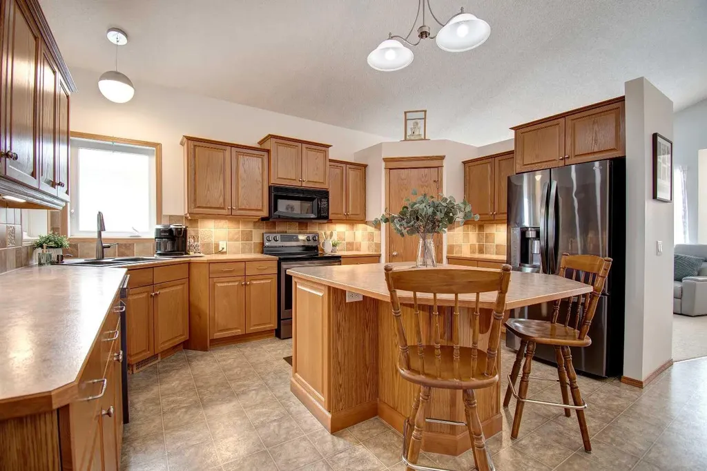 49 Thornfield Close SE Airdrie AB T4A 2K7