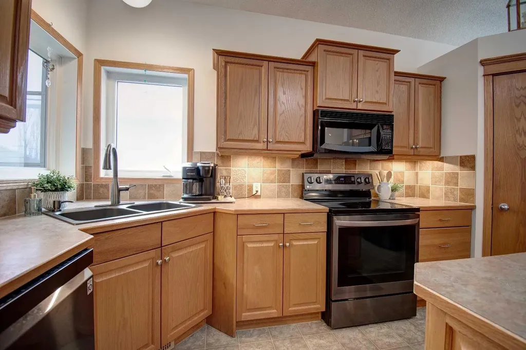 49 Thornfield Close SE Airdrie AB T4A 2K7