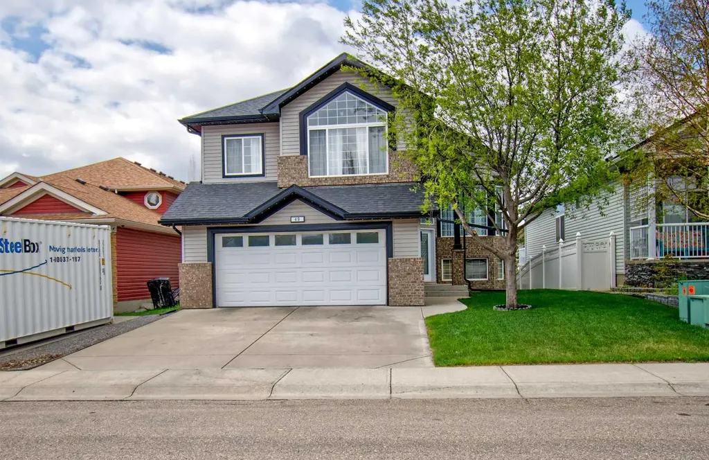 49 Thornfield Close SE Airdrie AB T4A 2K7