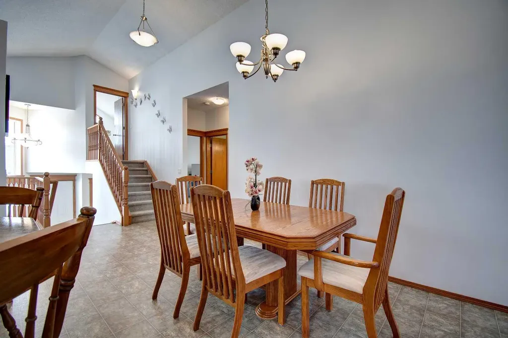 49 Thornfield Close SE Airdrie AB T4A 2K7