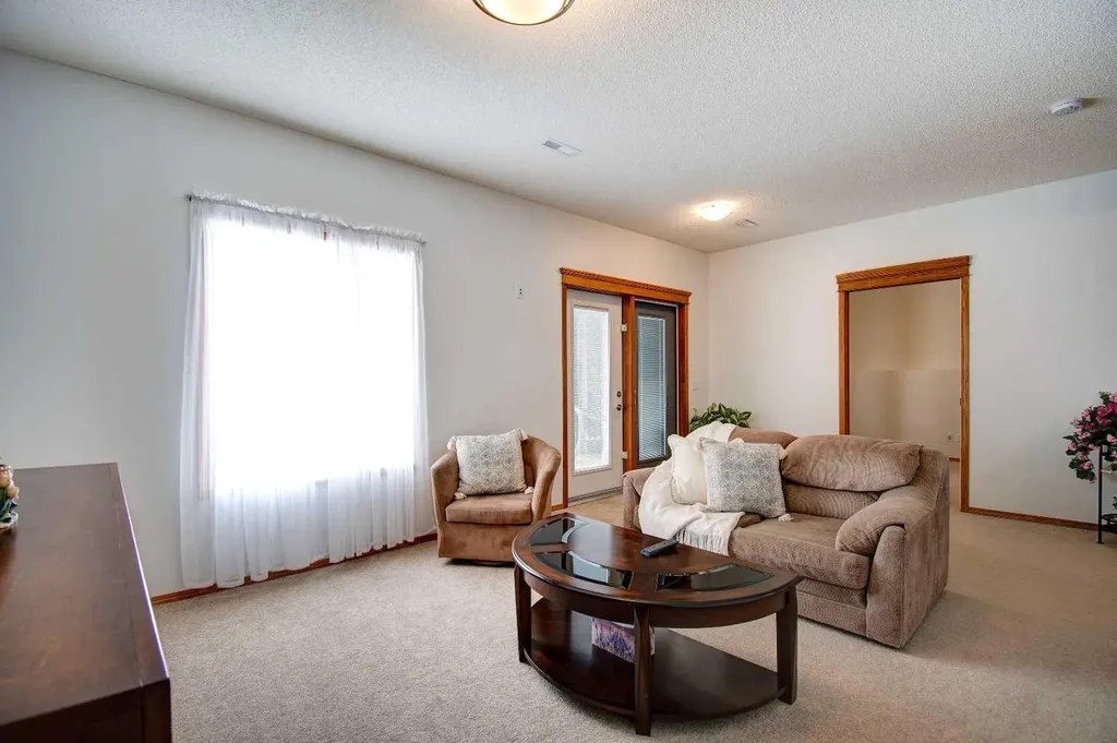 49 Thornfield Close SE Airdrie AB T4A 2K7