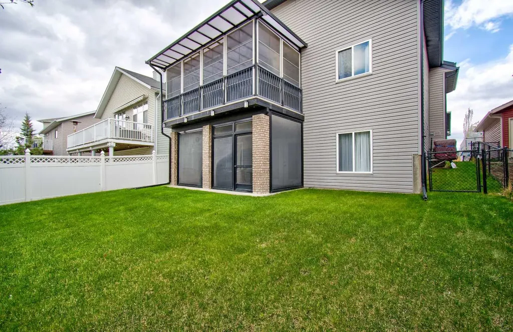 49 Thornfield Close SE Airdrie AB T4A 2K7