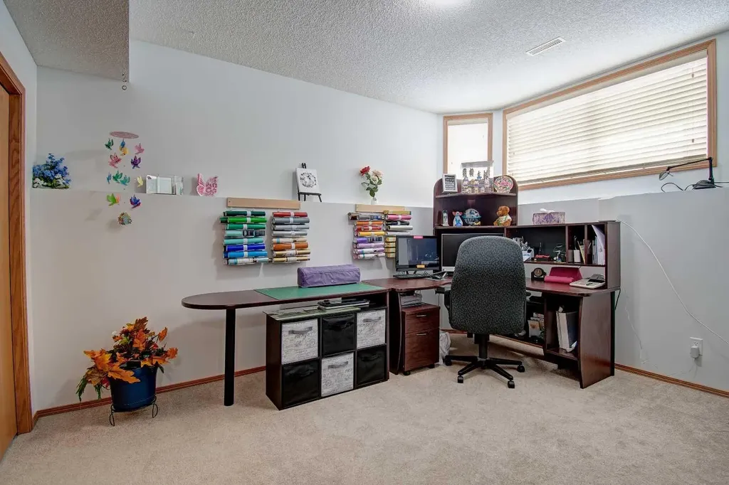 49 Thornfield Close SE Airdrie AB T4A 2K7