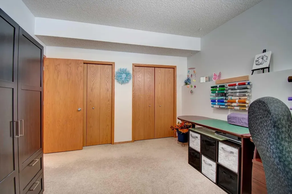 49 Thornfield Close SE Airdrie AB T4A 2K7