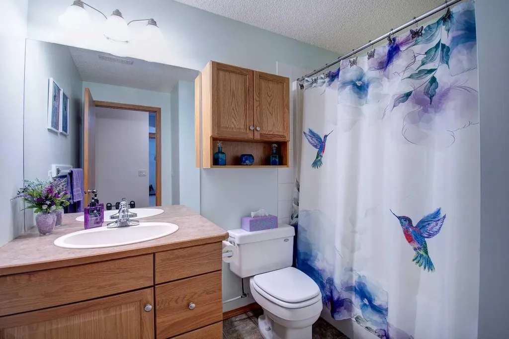 49 Thornfield Close SE Airdrie AB T4A 2K7