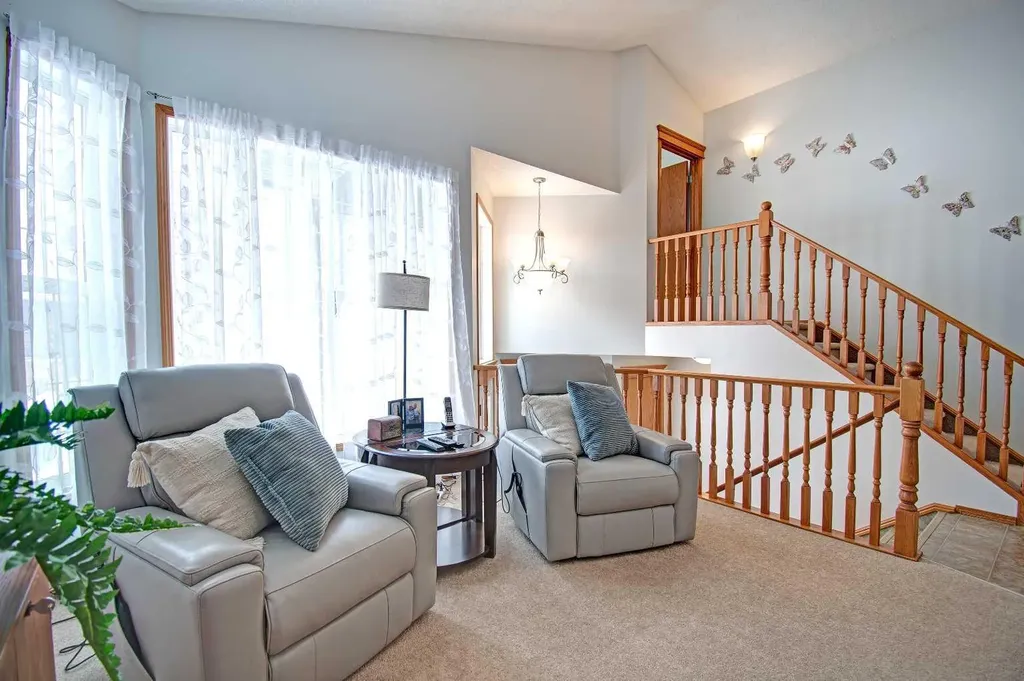 49 Thornfield Close SE Airdrie AB T4A 2K7