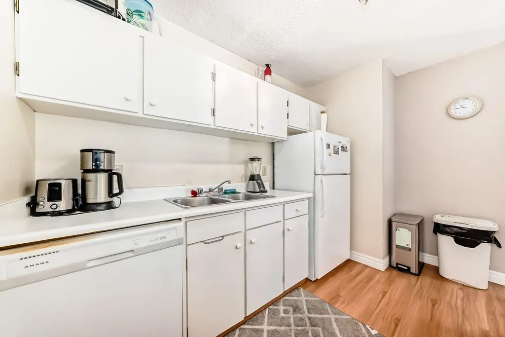 4944 Dalton Drive NW Calgary AB T3A 2E6
