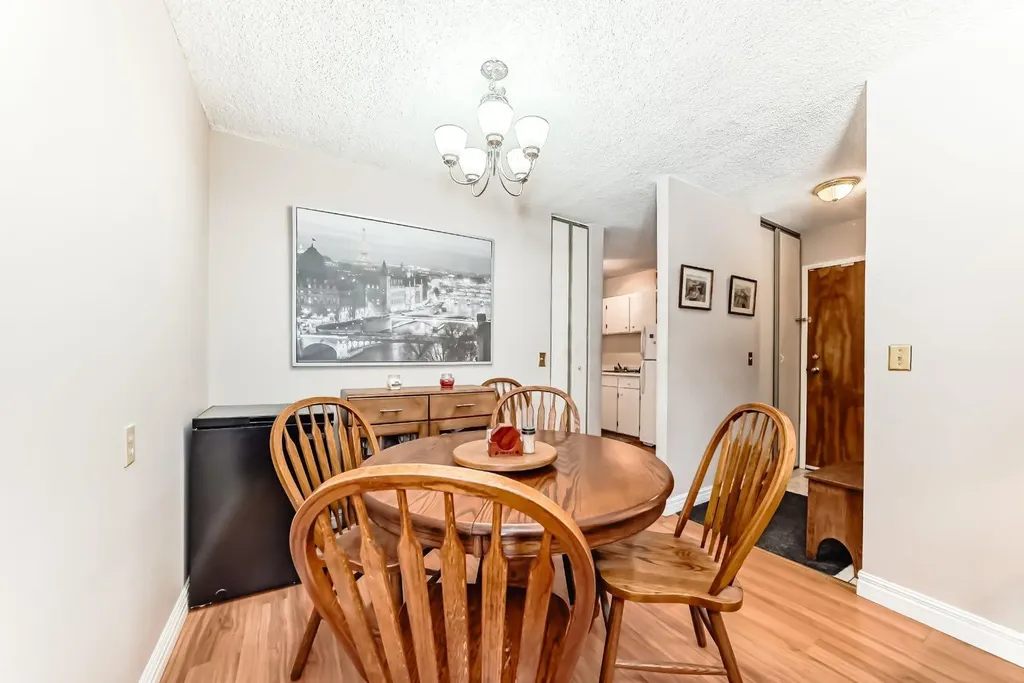 4944 Dalton Drive NW Calgary AB T3A 2E6