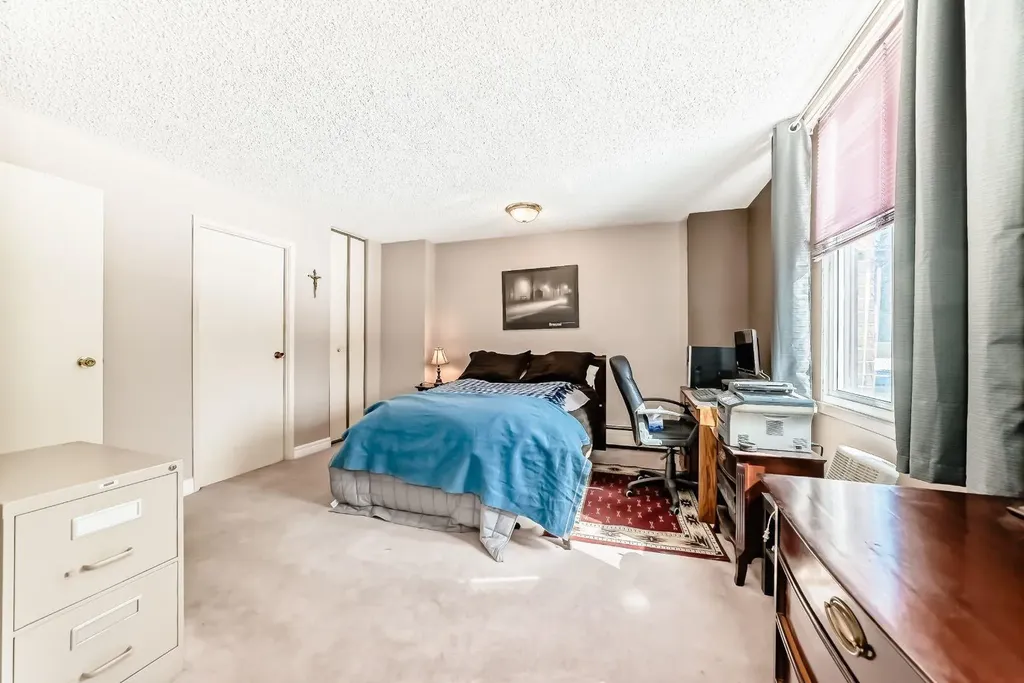 4944 Dalton Drive NW Calgary AB T3A 2E6