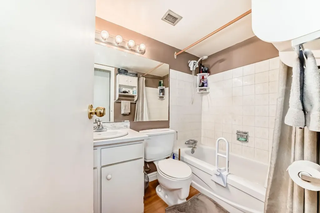 4944 Dalton Drive NW Calgary AB T3A 2E6
