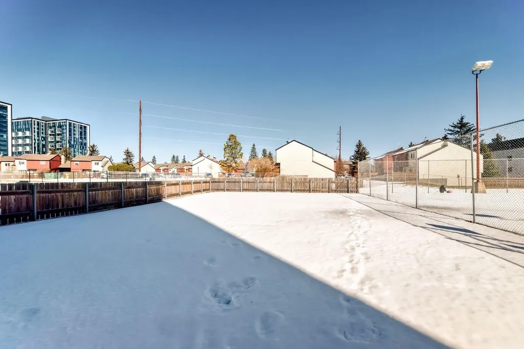 4944 Dalton Drive NW Calgary AB T3A 2E6
