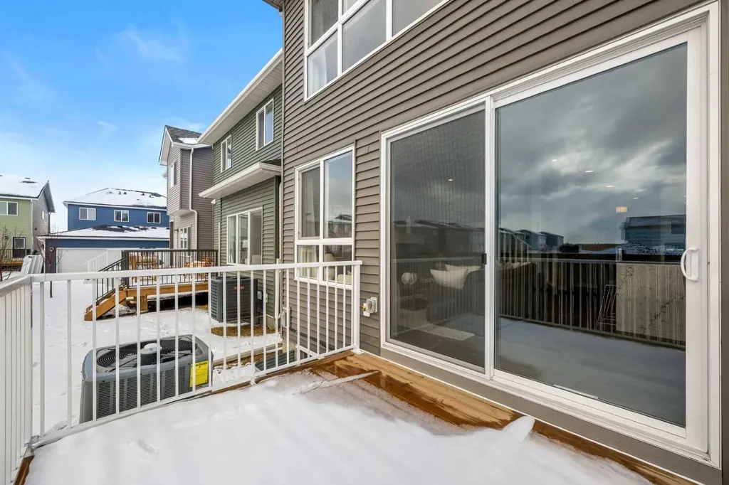 207 Huxland Path NE Calgary AB T2A 5Z9