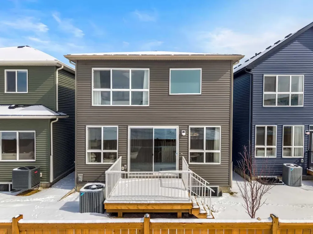 207 Huxland Path NE Calgary AB T2A 5Z9