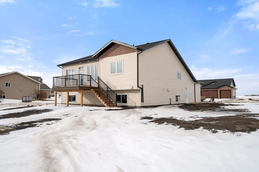 5737 55 Avenue Camrose AB T4V5B9