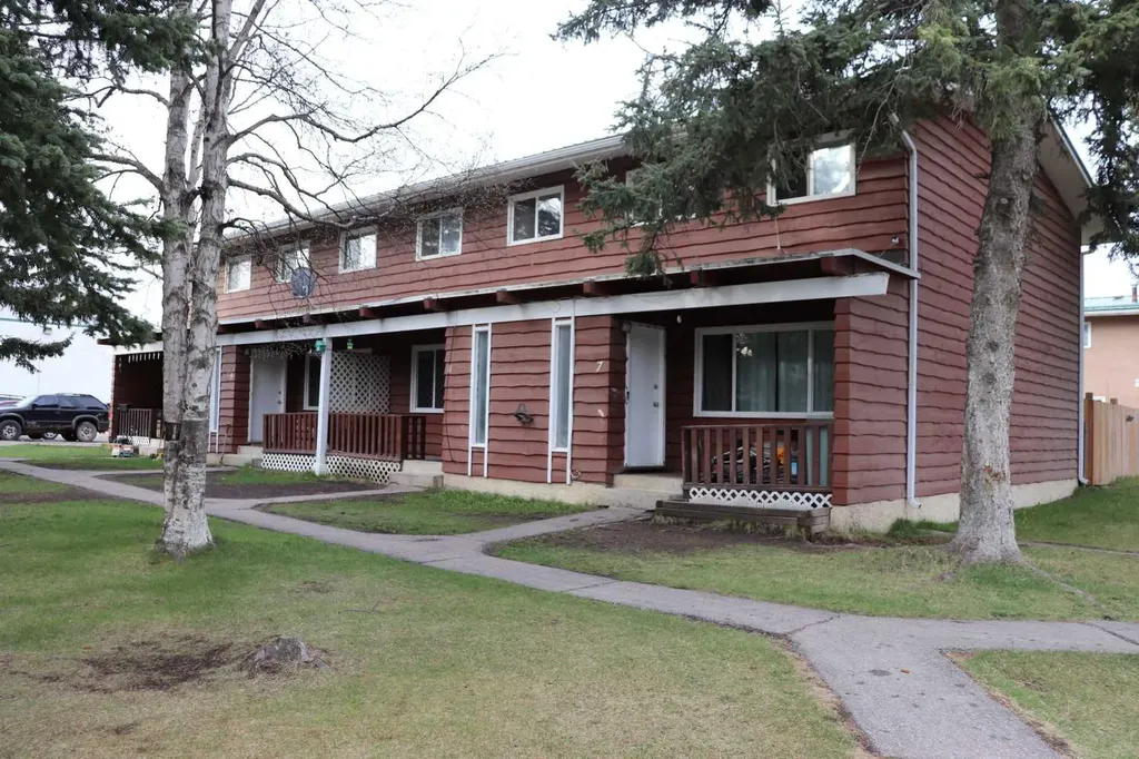 113 Hardisty Avenue Hinton AB T7V 1C4