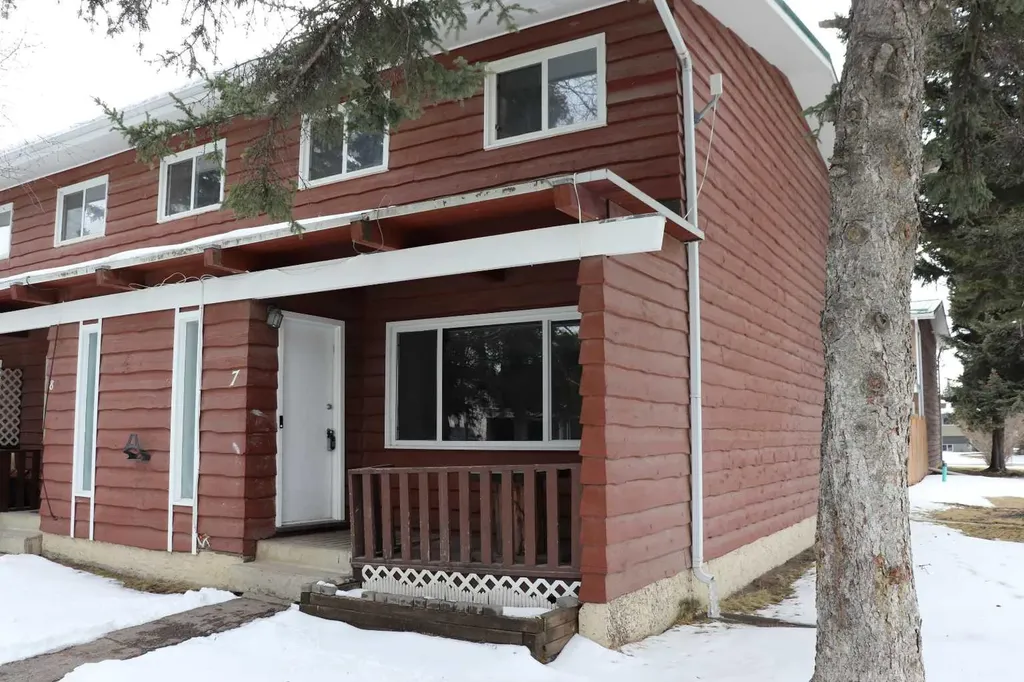 113 Hardisty Avenue Hinton AB T7V 1C4