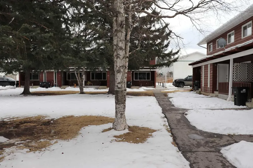 113 Hardisty Avenue Hinton AB T7V 1C4