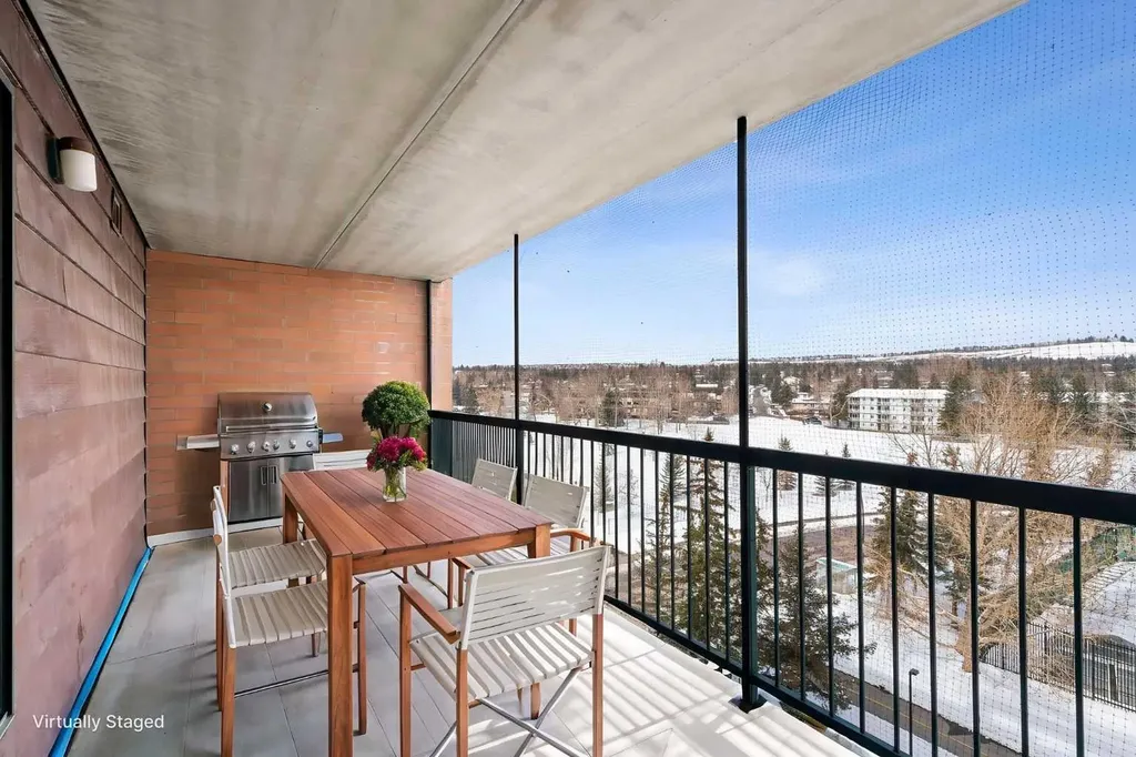 5204 Dalton Drive NW Calgary AB T3A 3H1