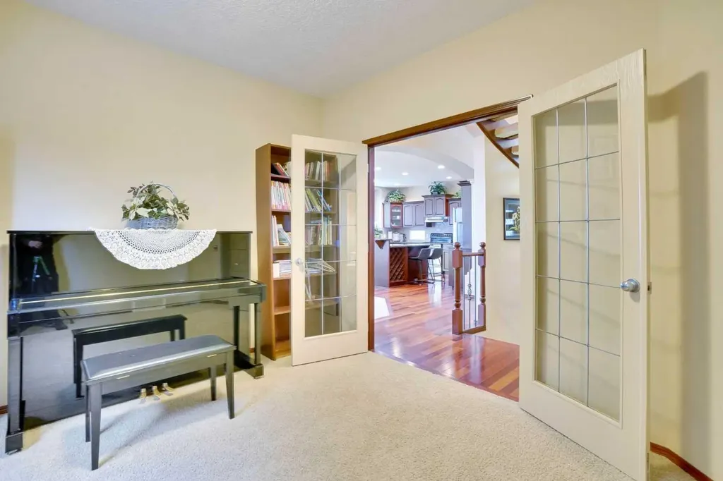 160 Tremblant Way SW Calgary AB T3H 0B8