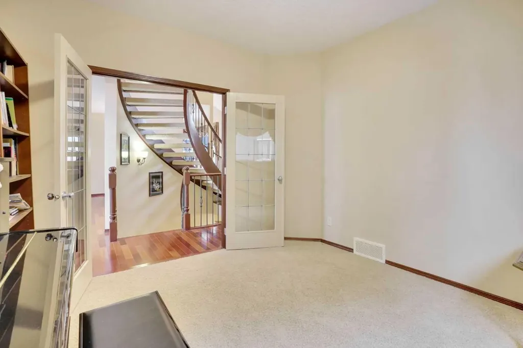 160 Tremblant Way SW Calgary AB T3H 0B8