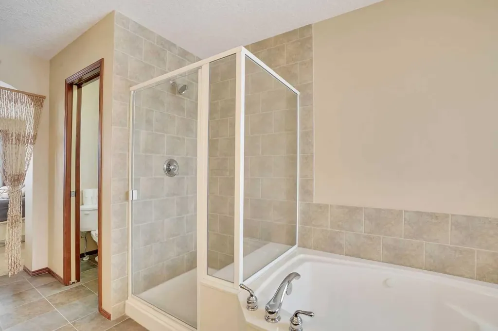 160 Tremblant Way SW Calgary AB T3H 0B8