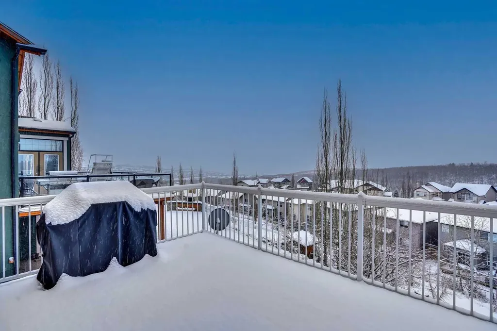160 Tremblant Way SW Calgary AB T3H 0B8