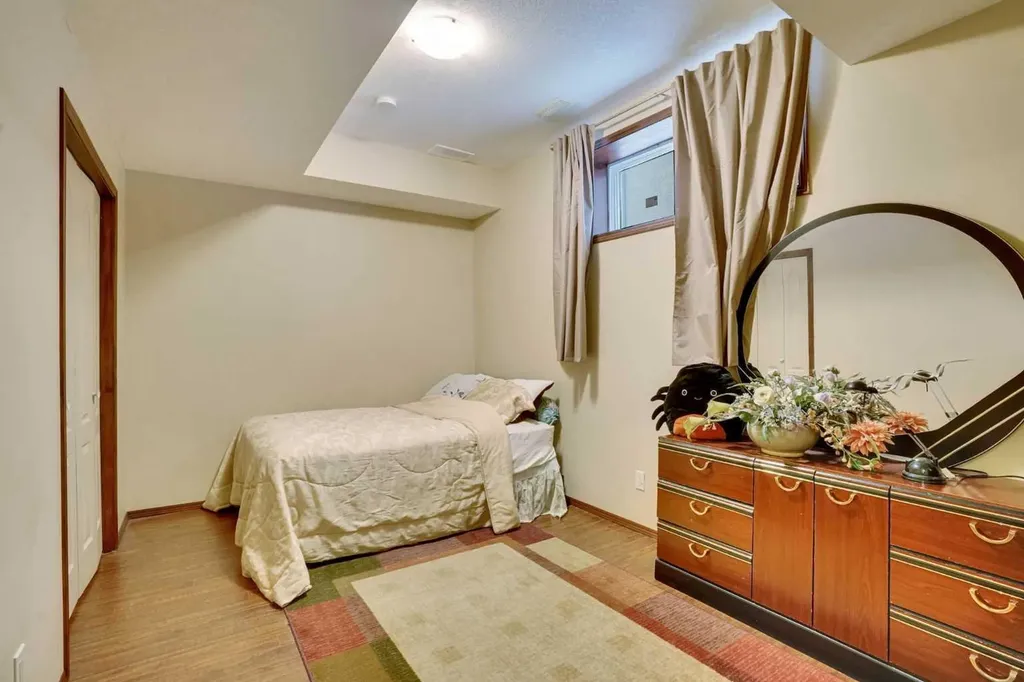 160 Tremblant Way SW Calgary AB T3H 0B8