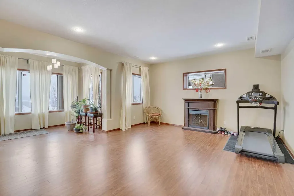160 Tremblant Way SW Calgary AB T3H 0B8