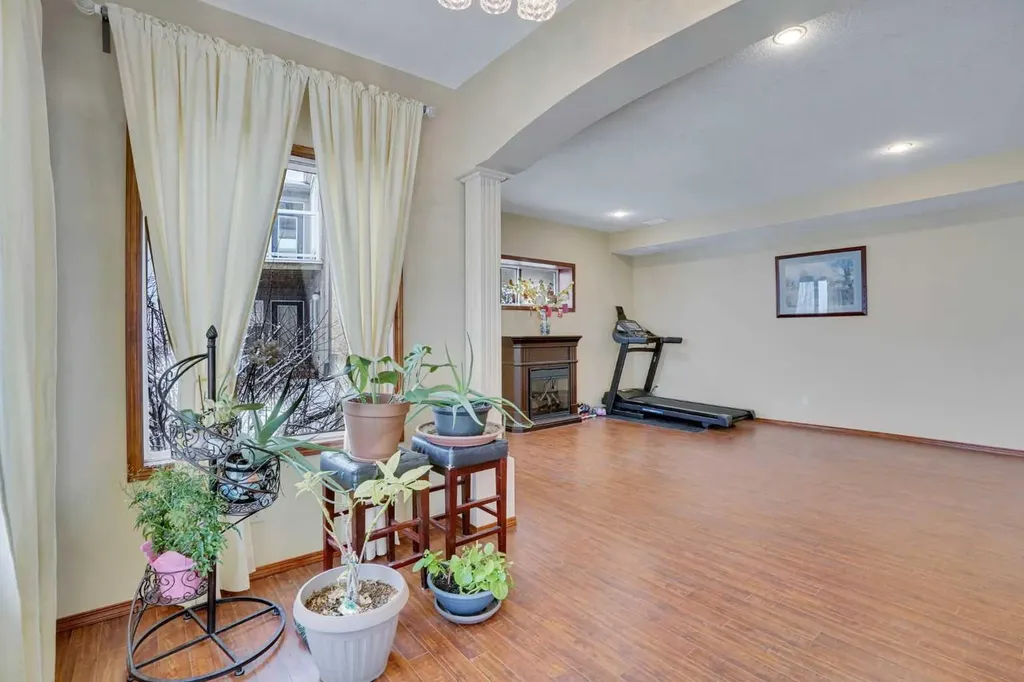 160 Tremblant Way SW Calgary AB T3H 0B8