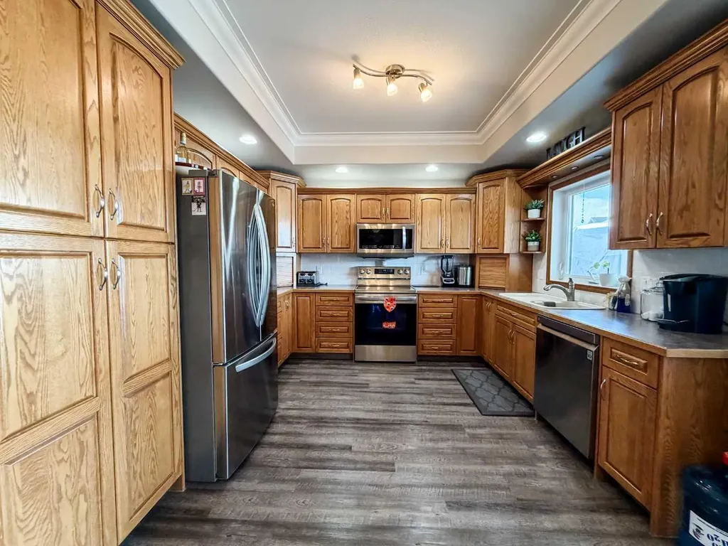 6701 41 Avenue Stettler AB T4K 1L1
