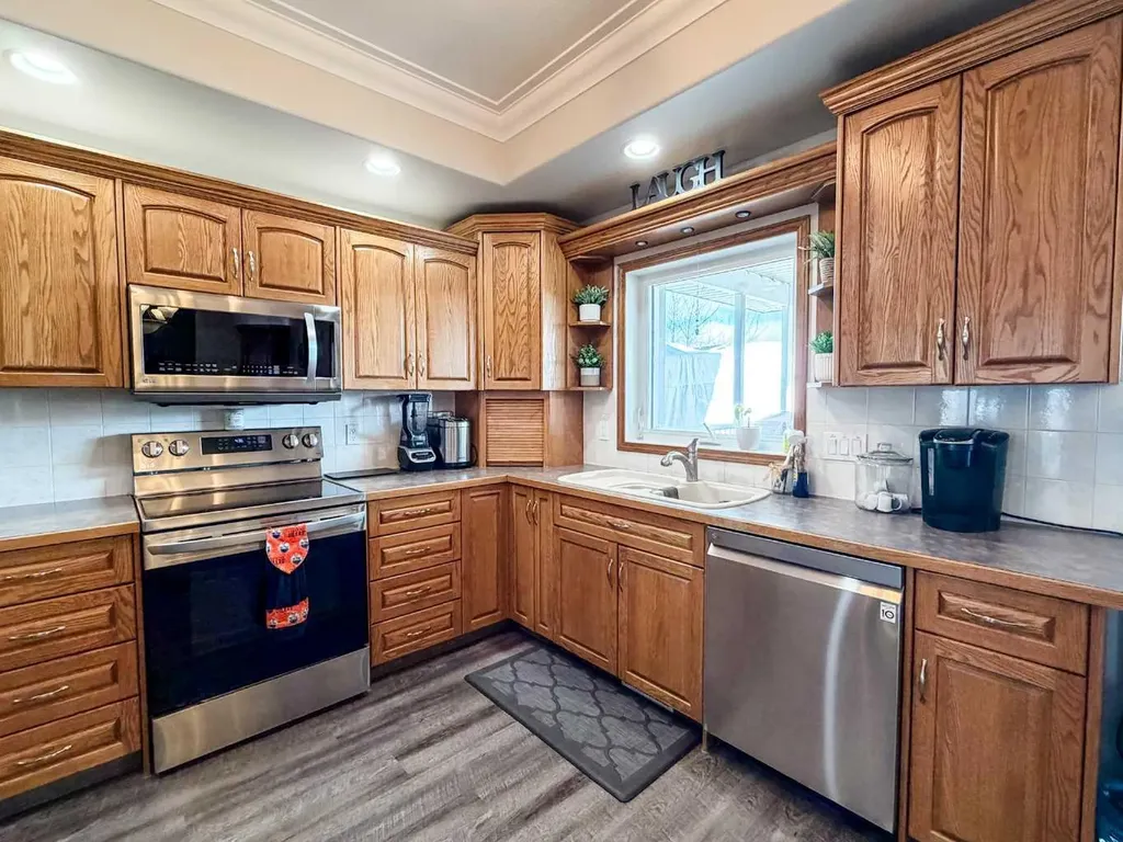 6701 41 Avenue Stettler AB T4K 1L1