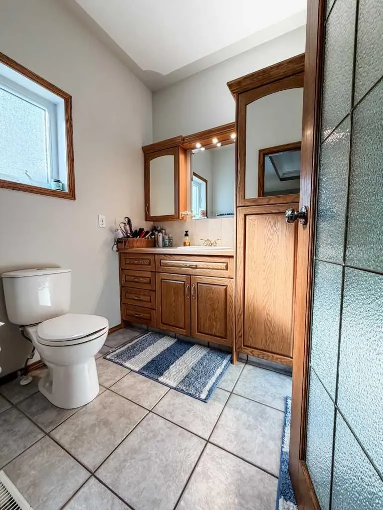 6701 41 Avenue Stettler AB T4K 1L1