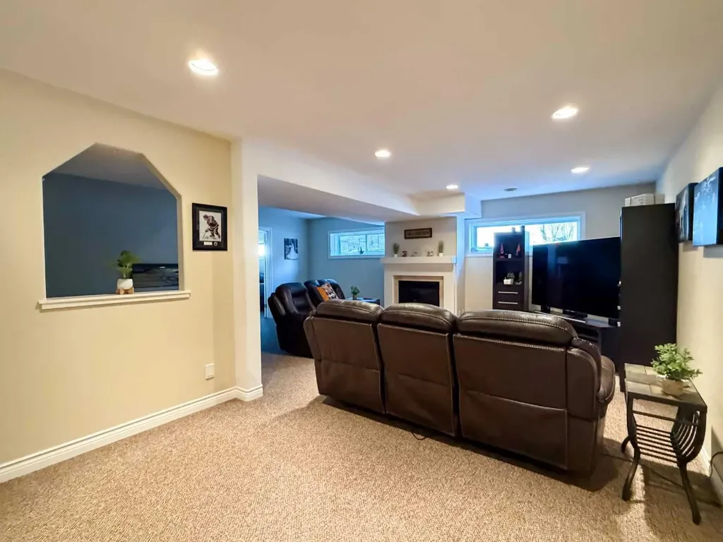 6701 41 Avenue Stettler AB T4K 1L1