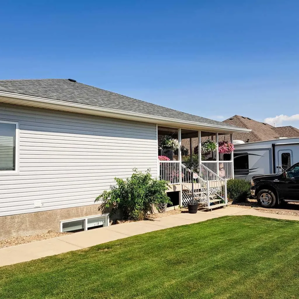 6701 41 Avenue Stettler AB T4K 1L1
