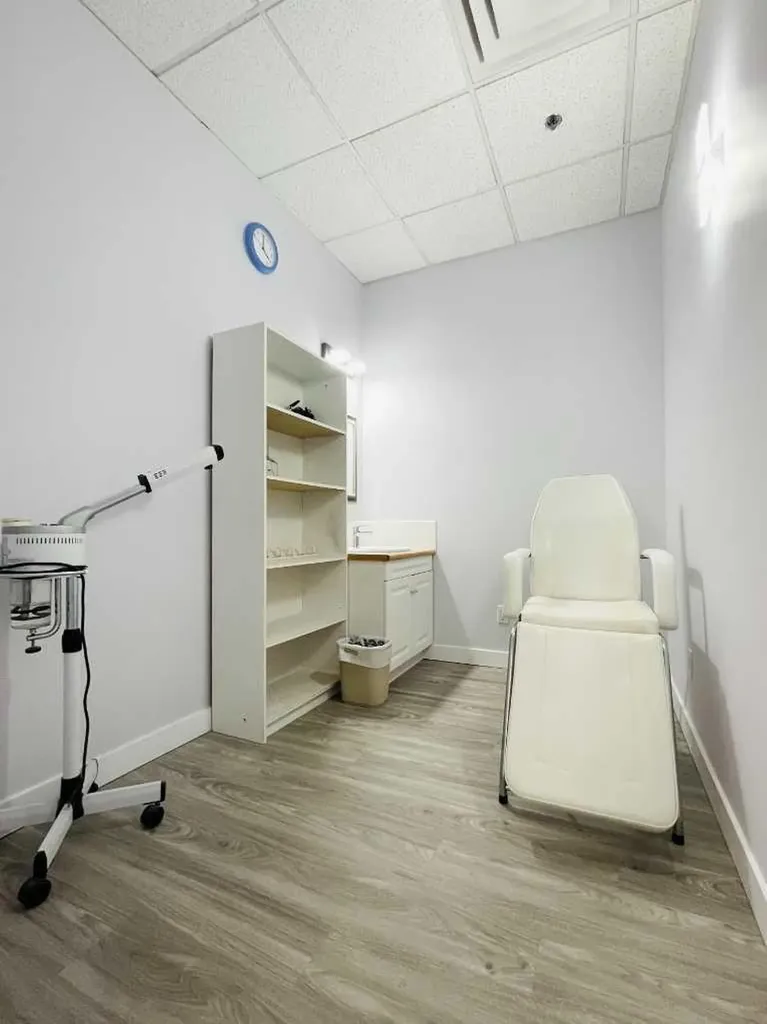 1623 Centre Street NW Calgary AB T2E 8S7